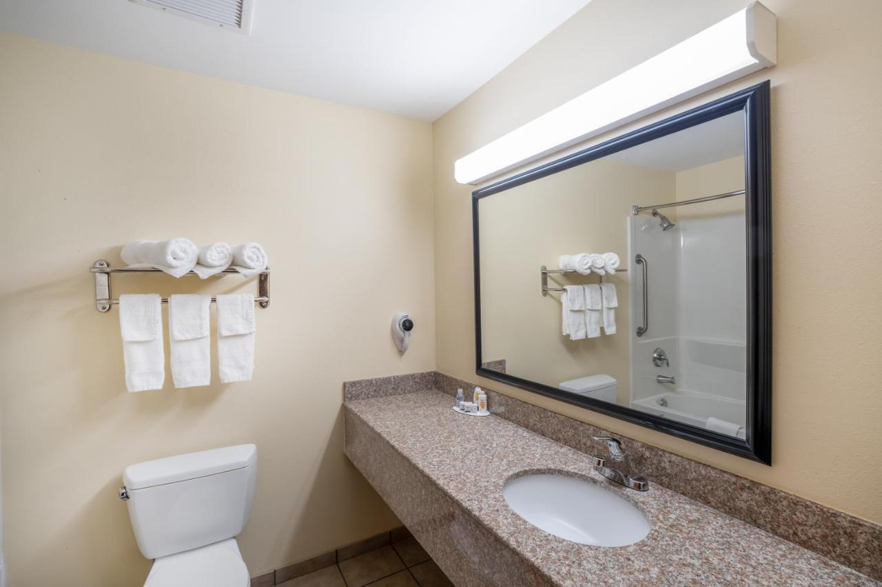 Baymont By Wyndham Savannah South Georgetown Exteriör bild